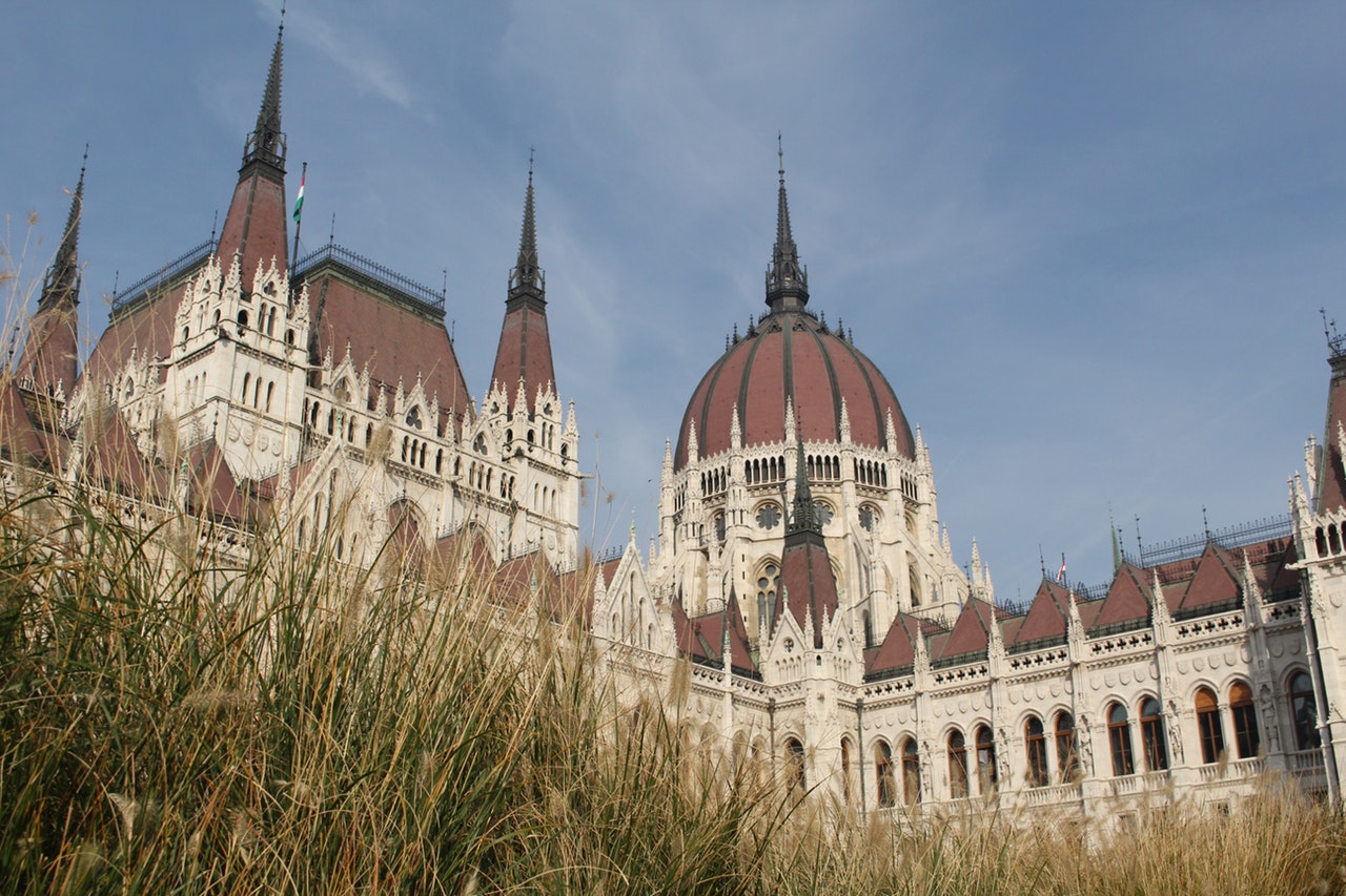 ancient-architecture-budapest-634138.jpg