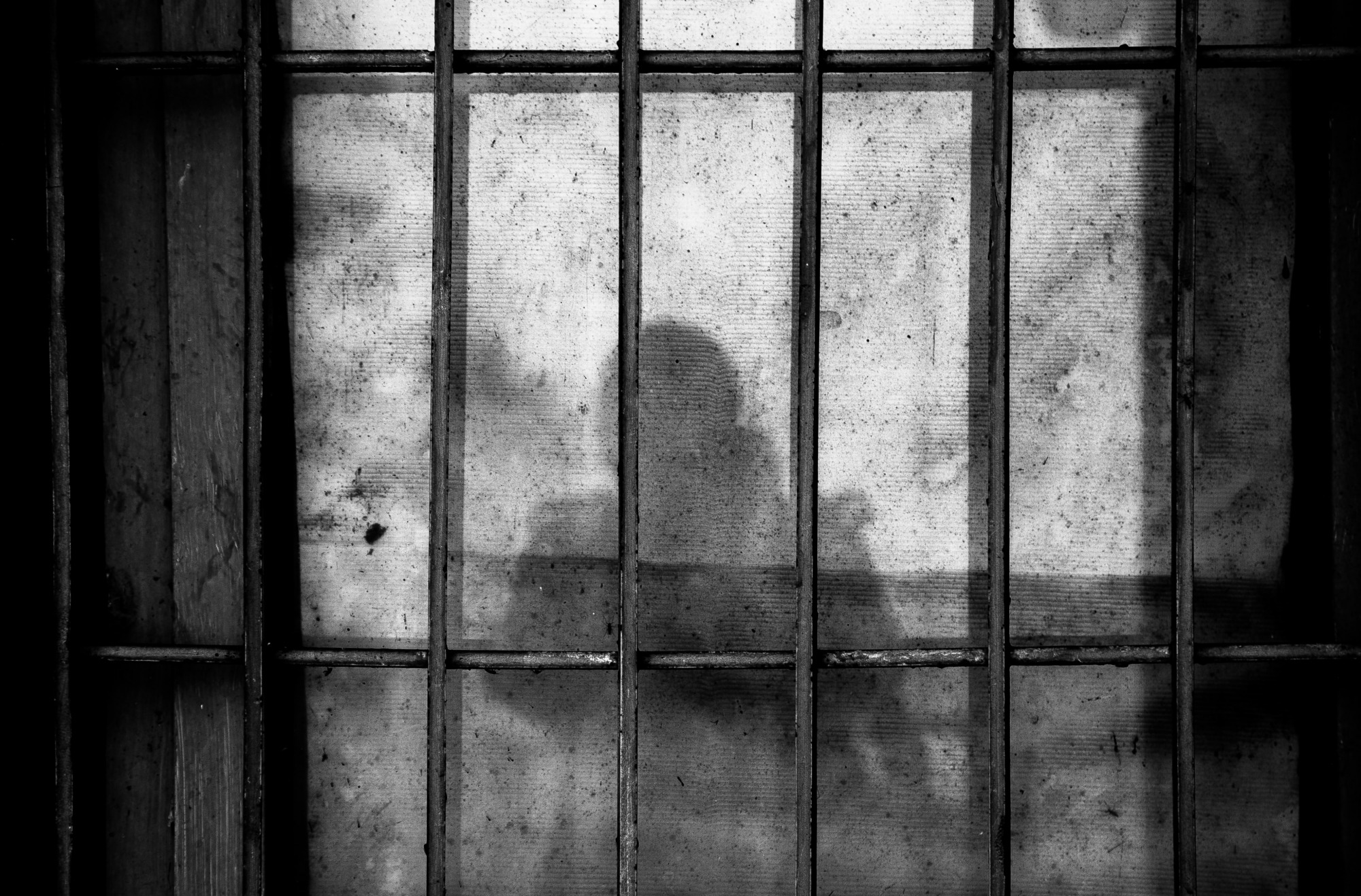 执行死刑前，日本警察会把女犯人带到特殊牢房，做同样一件事|死刑|犯人|牢房_新浪新闻